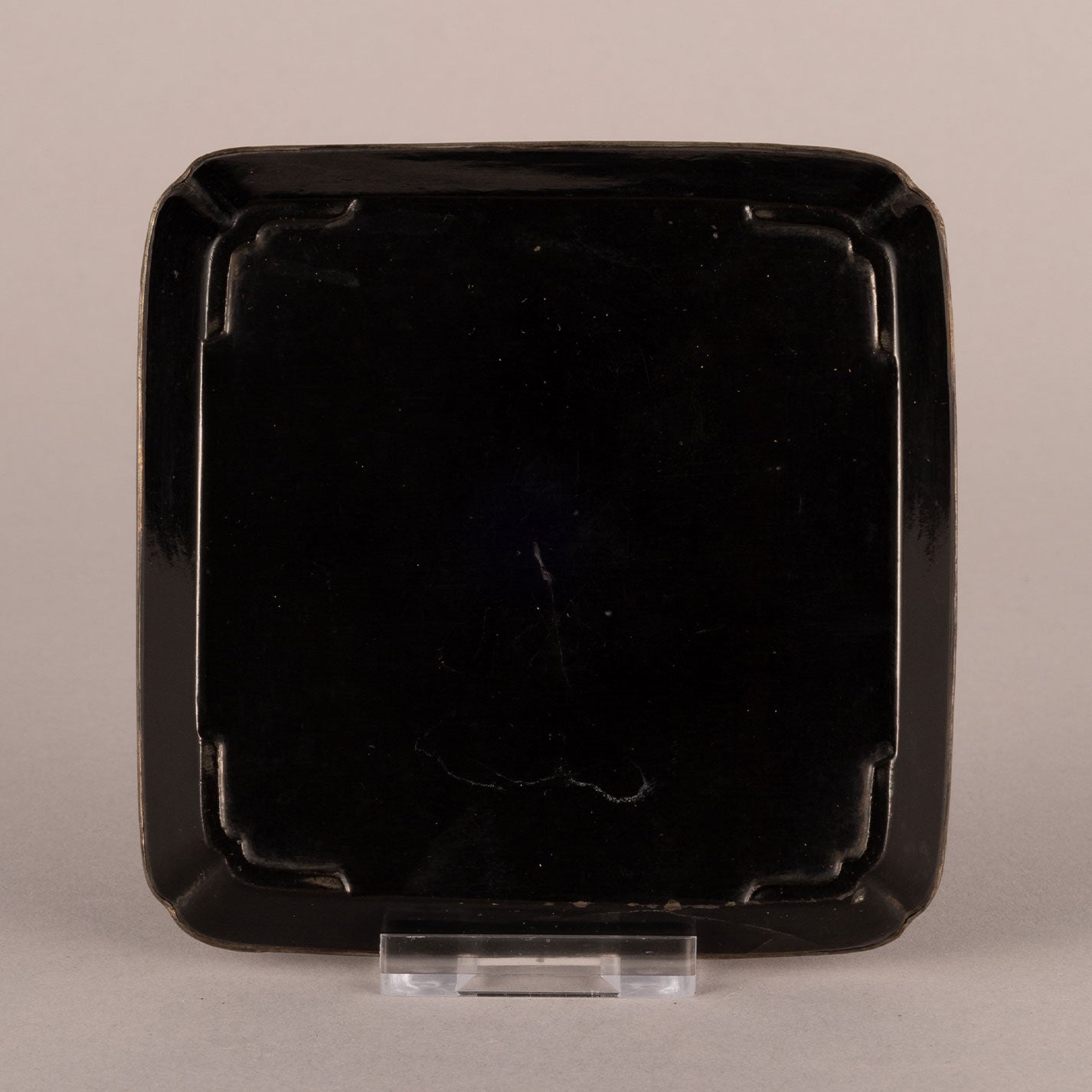 Black lacquer mother-of-pearl square plate, garden with figures [W0230]