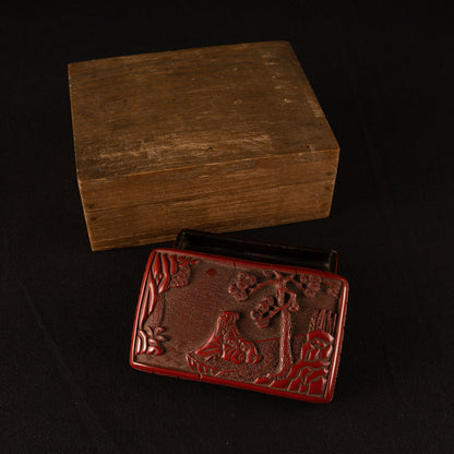 剔紅松下高仕方形天地蓋盒