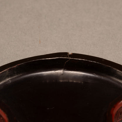 分銅形張果老圖堆朱香盒