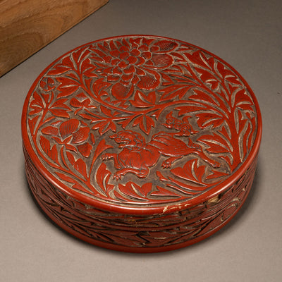 Red lion and flower motif box