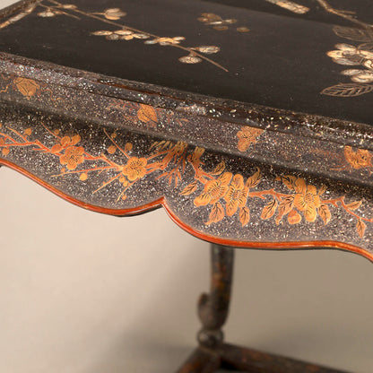 黑漆螺鈿花鳥紋花臺