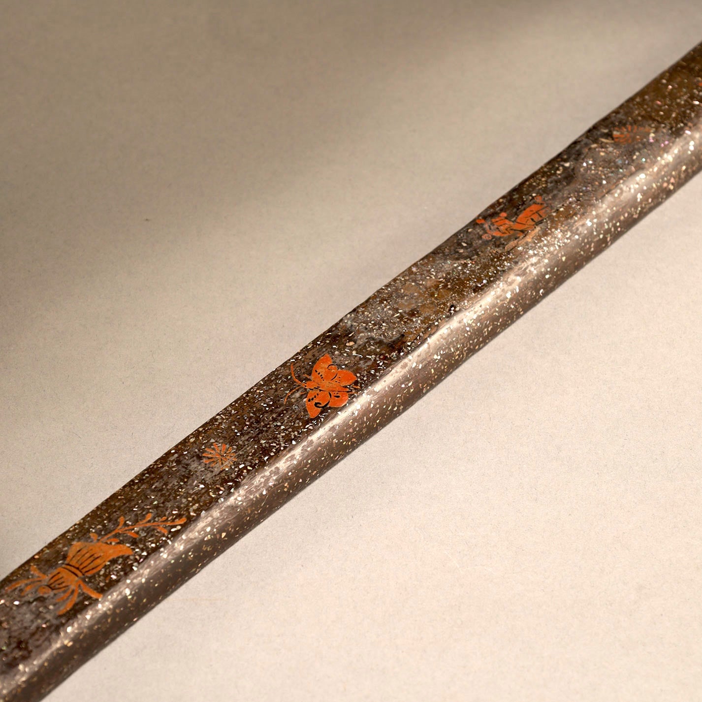 黑漆螺鈿花鳥紋花臺