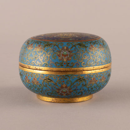 Lid box with dragon crest and enamel woven branches