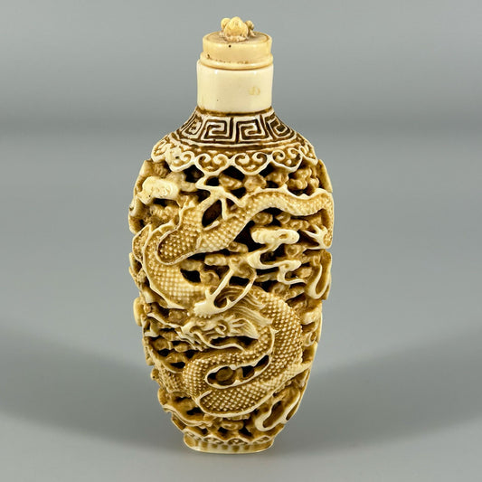 Ivory snuff bottle