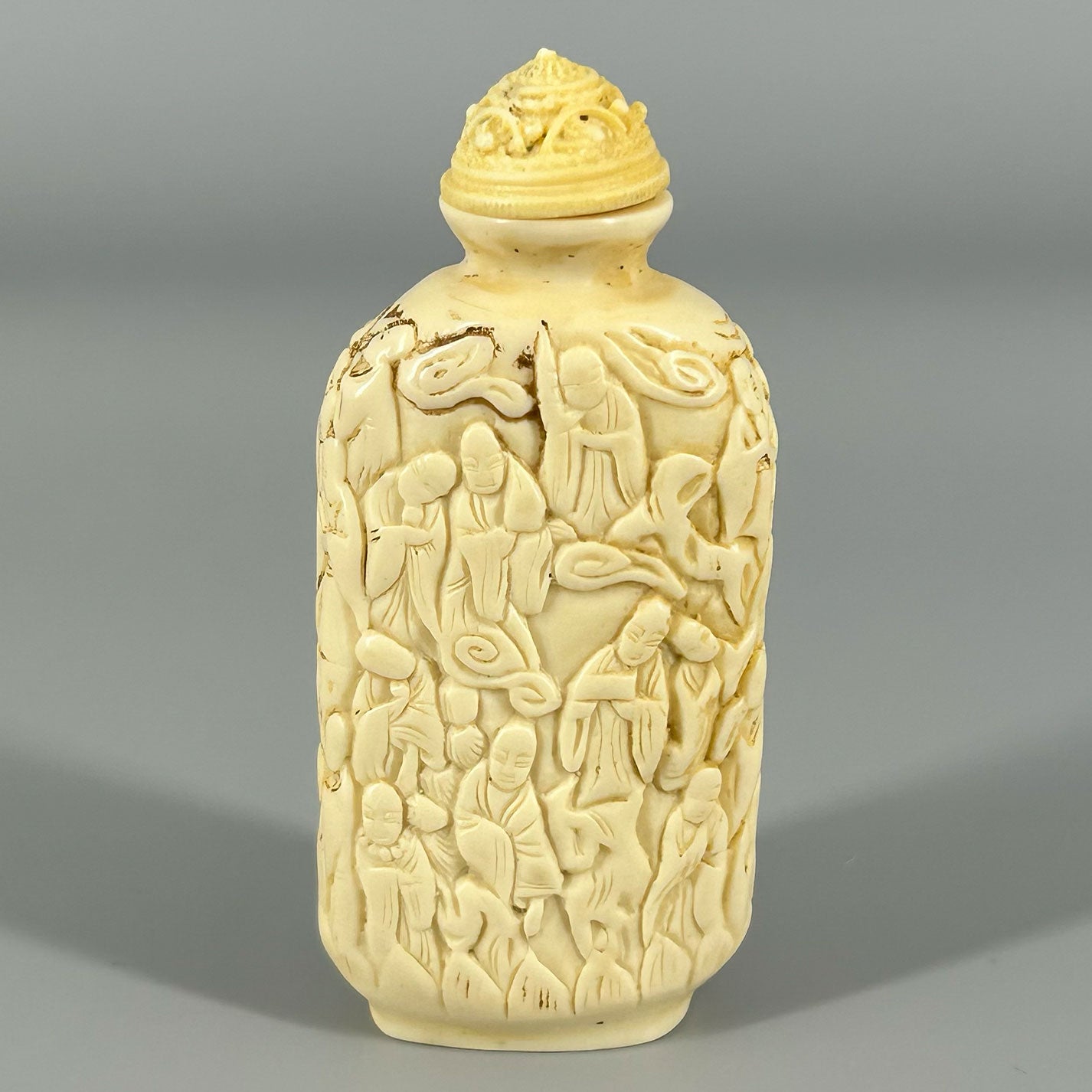 Ivory snuff bottle