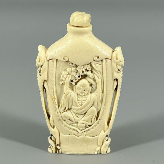 Ivory snuff bottle