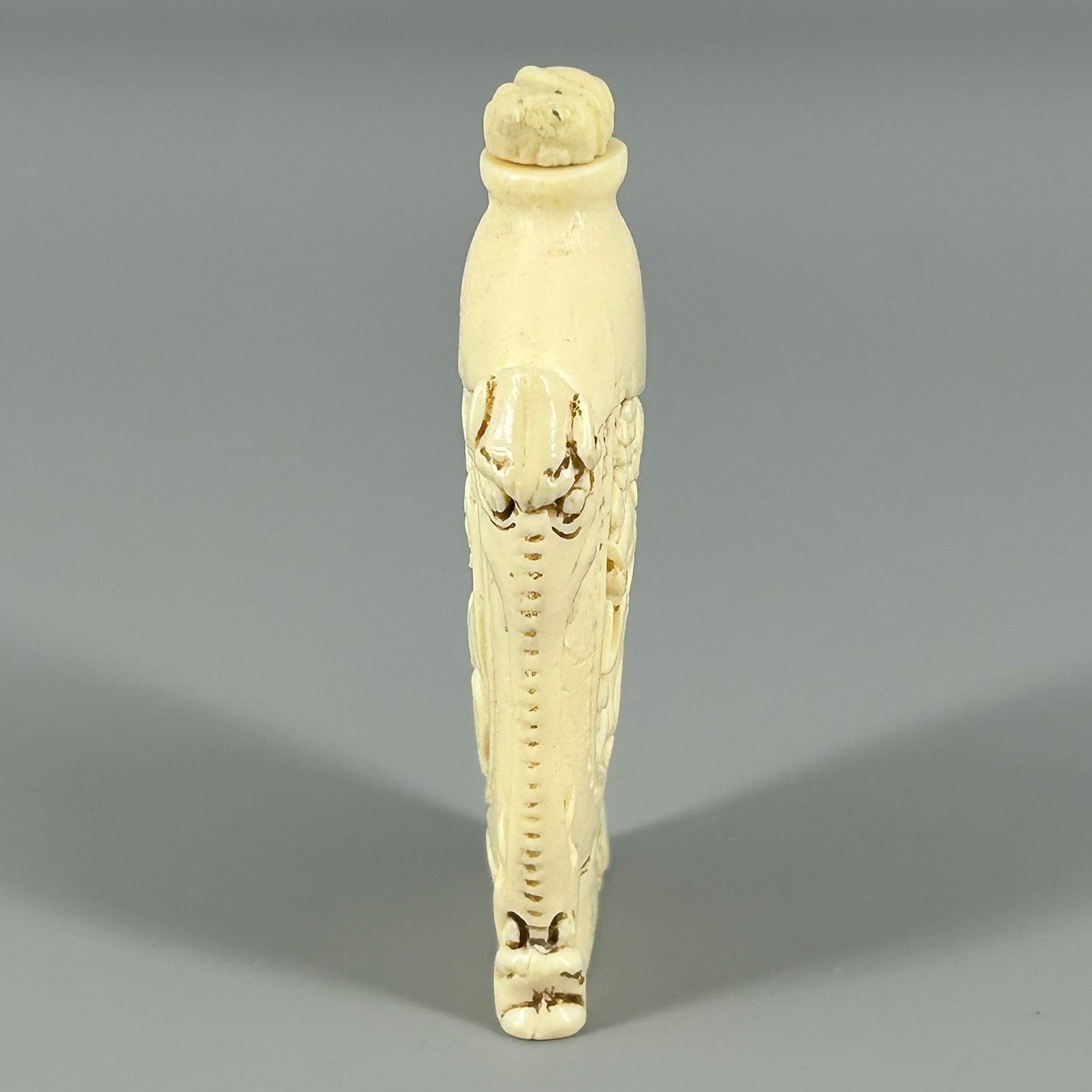 Ivory snuff bottle