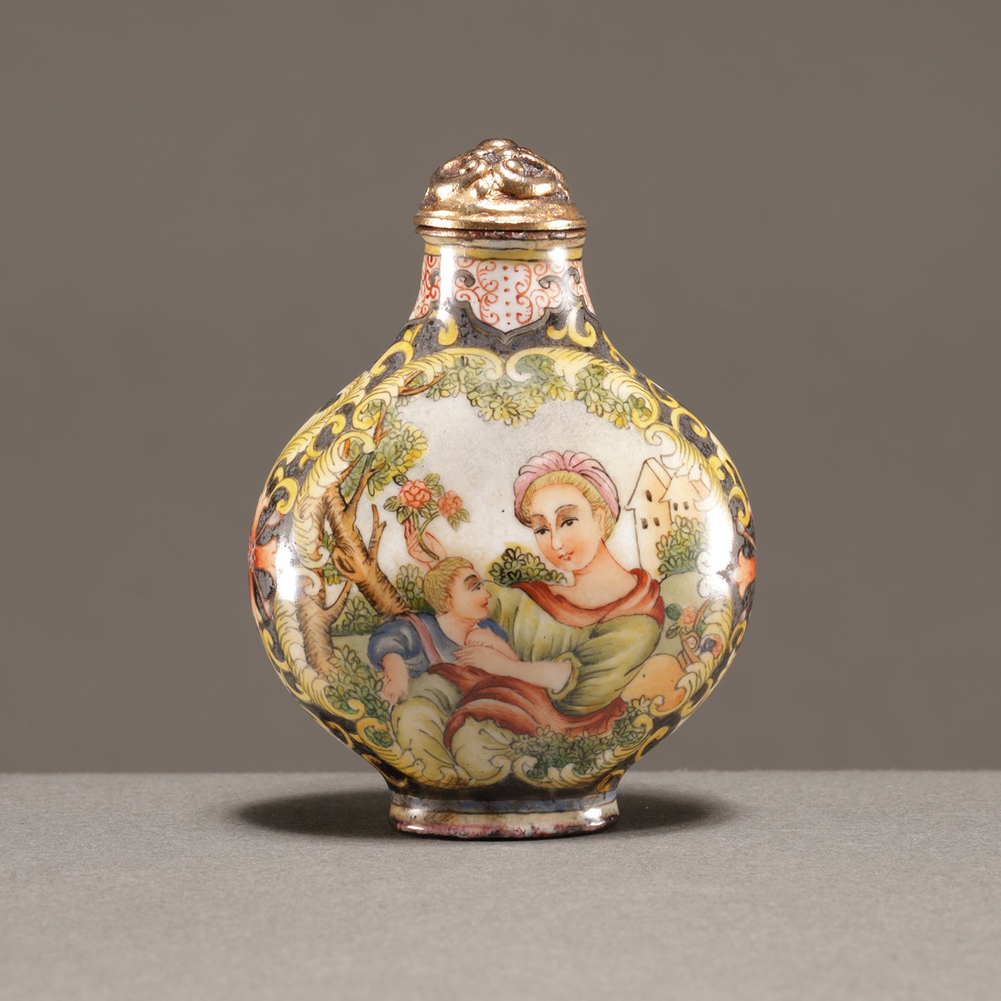 琺瑯人物図鼻煙壺