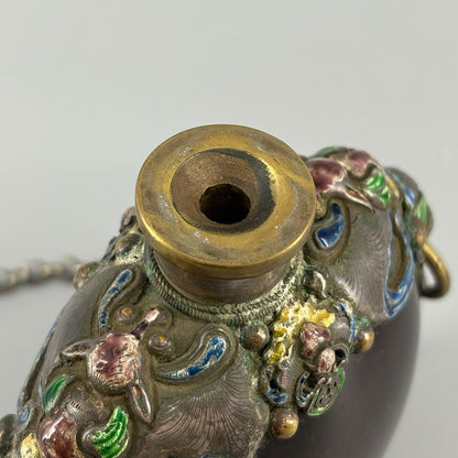 牛角包銀鼻煙壺