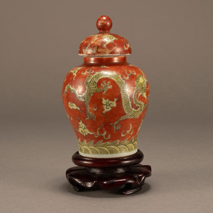 紅地雙龍戲珠蓋壺
