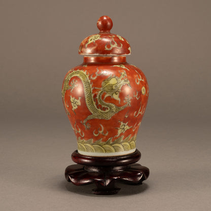 紅地雙龍戲珠蓋壺