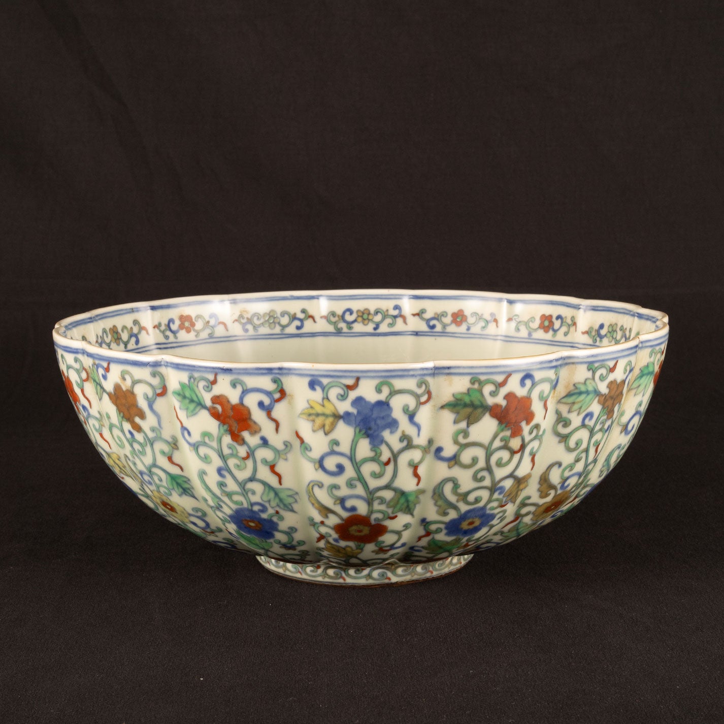 Large bowl with flower and grass motif