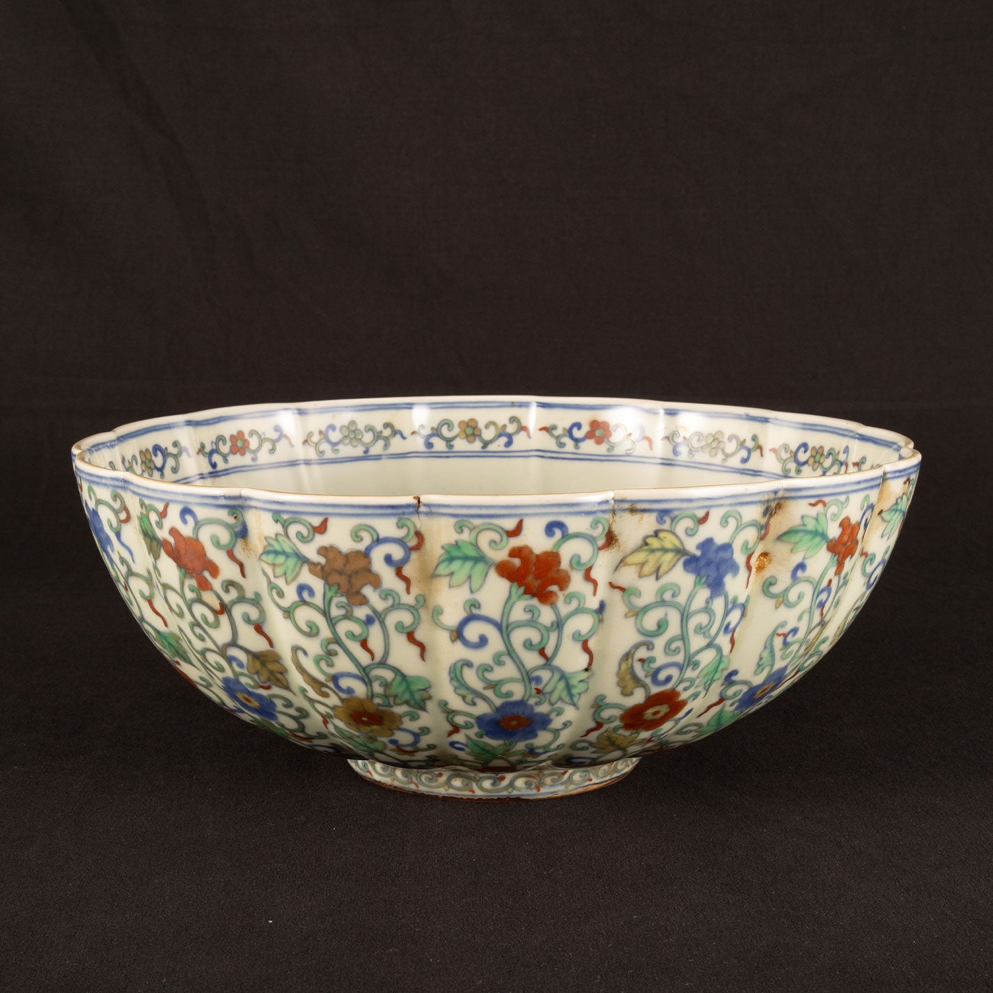 Large bowl with flower and grass motif