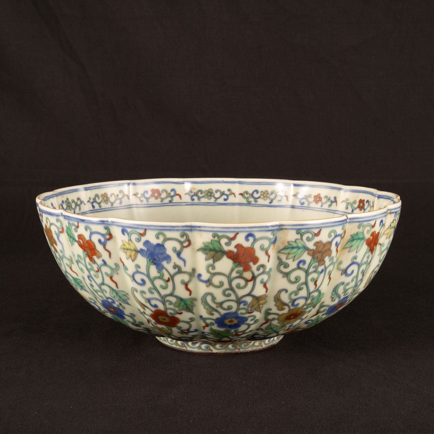 Large bowl with flower and grass motif