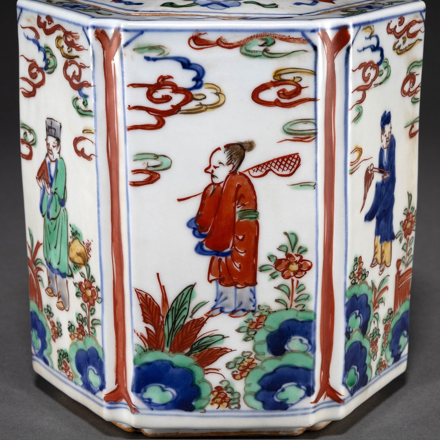 Famille Verte Hexagonal Cricket Jar with Figures [Z0443]