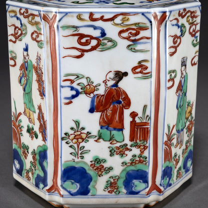 Famille Verte Hexagonal Cricket Jar with Figures [Z0443]