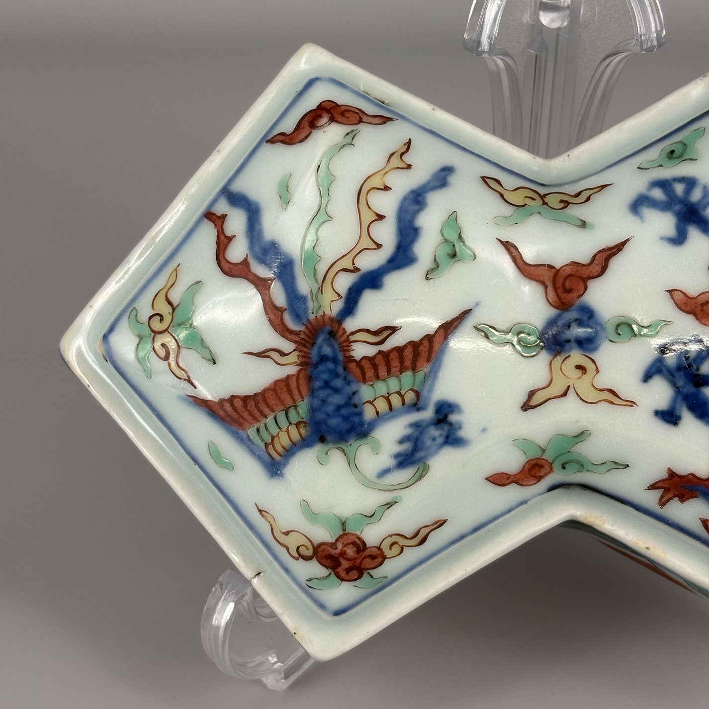 Five-colored dragon phoenix crest diamond-shaped lid box
