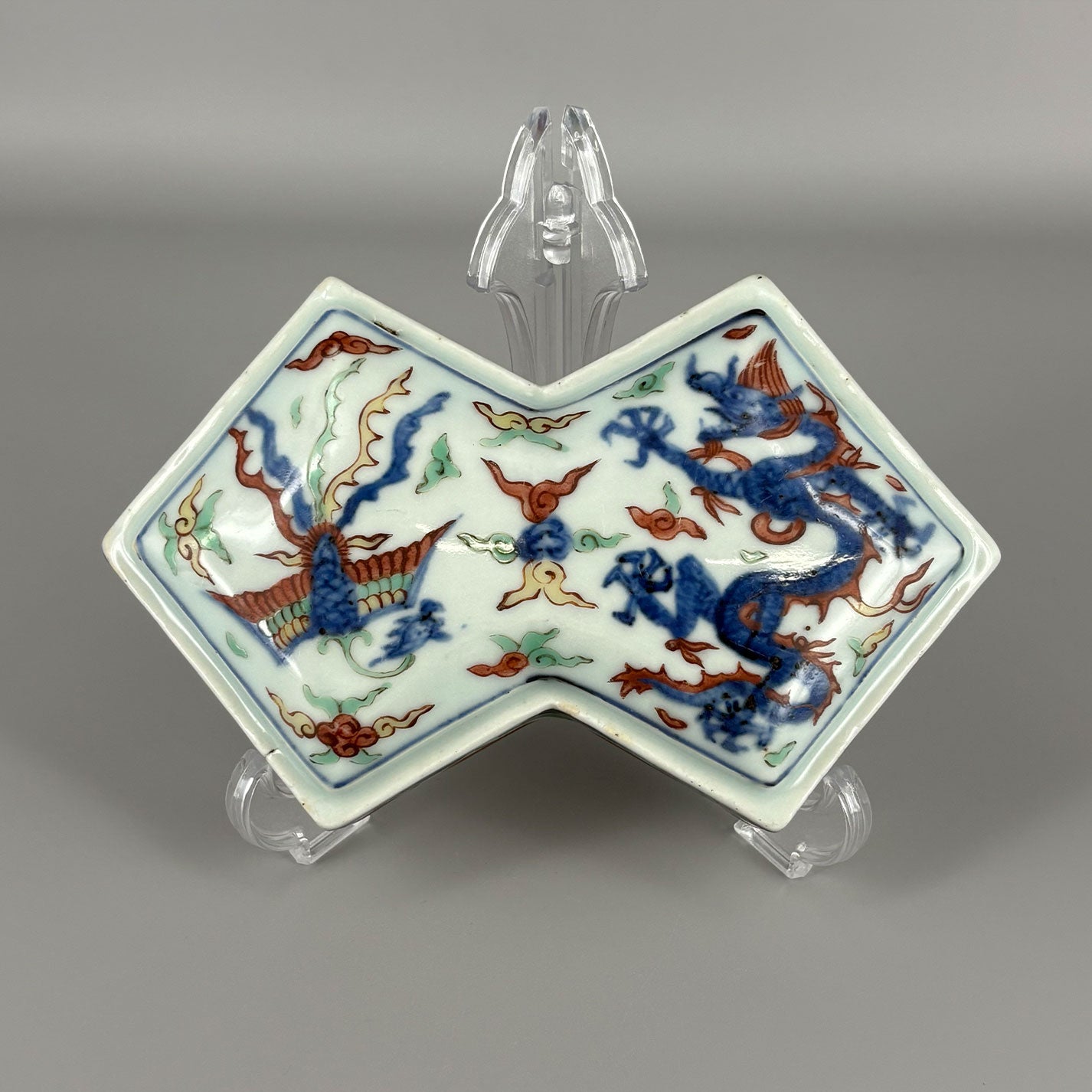 Five-colored dragon phoenix crest diamond-shaped lid box