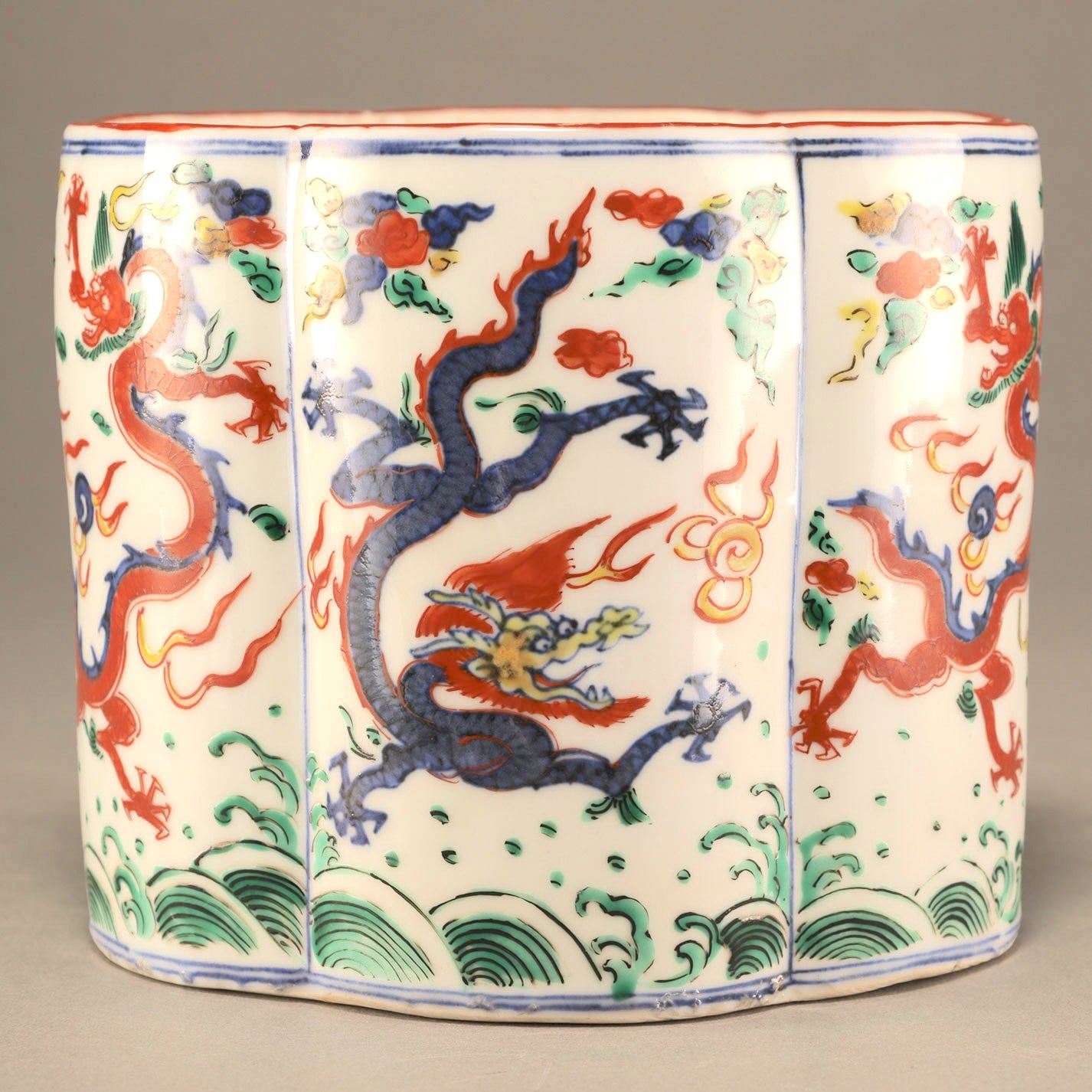 五彩龍紋蟋蟀罐