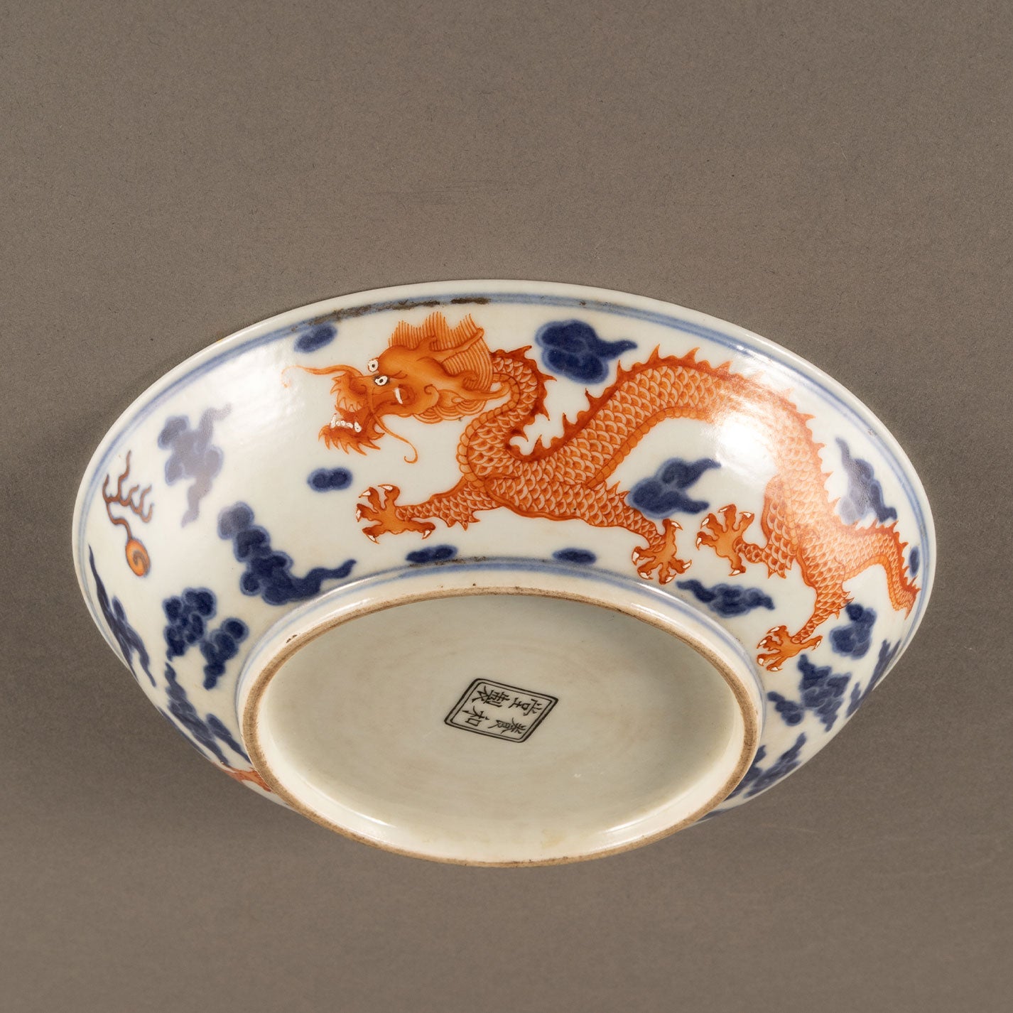 Blue and white sumi red dragon pattern plate