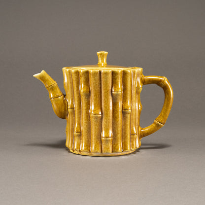 黄釉竹節形茶壺