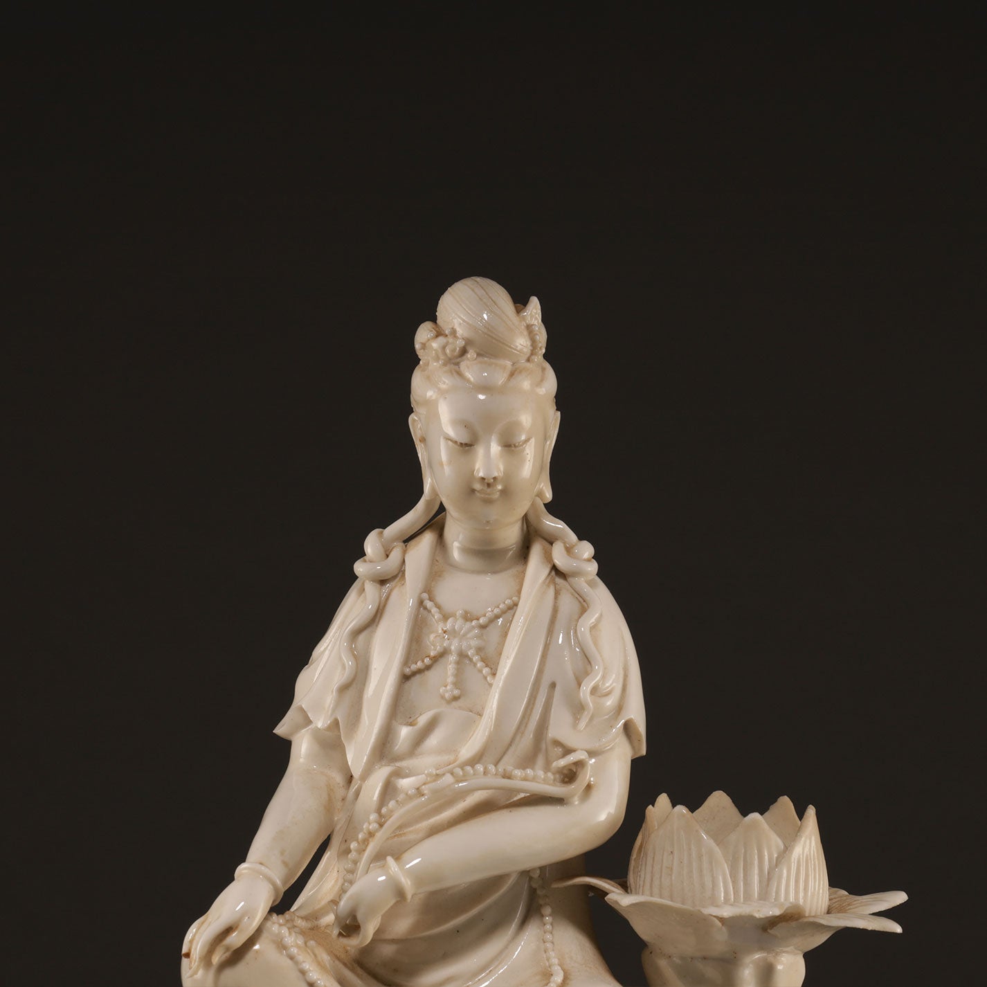 德化窯白瓷魚籃觀音像