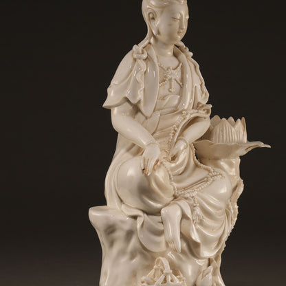 德化窯白瓷魚籃觀音像
