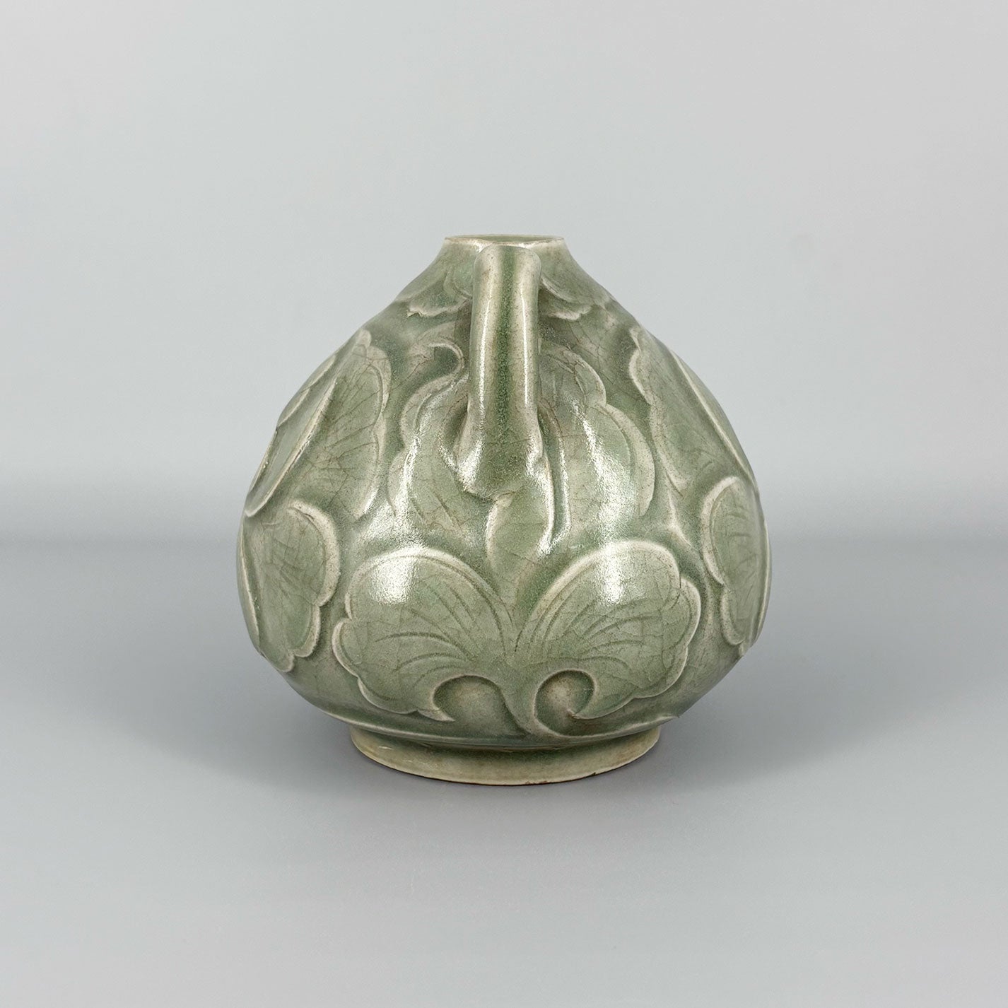 綠釉唐草剔花紋執壺