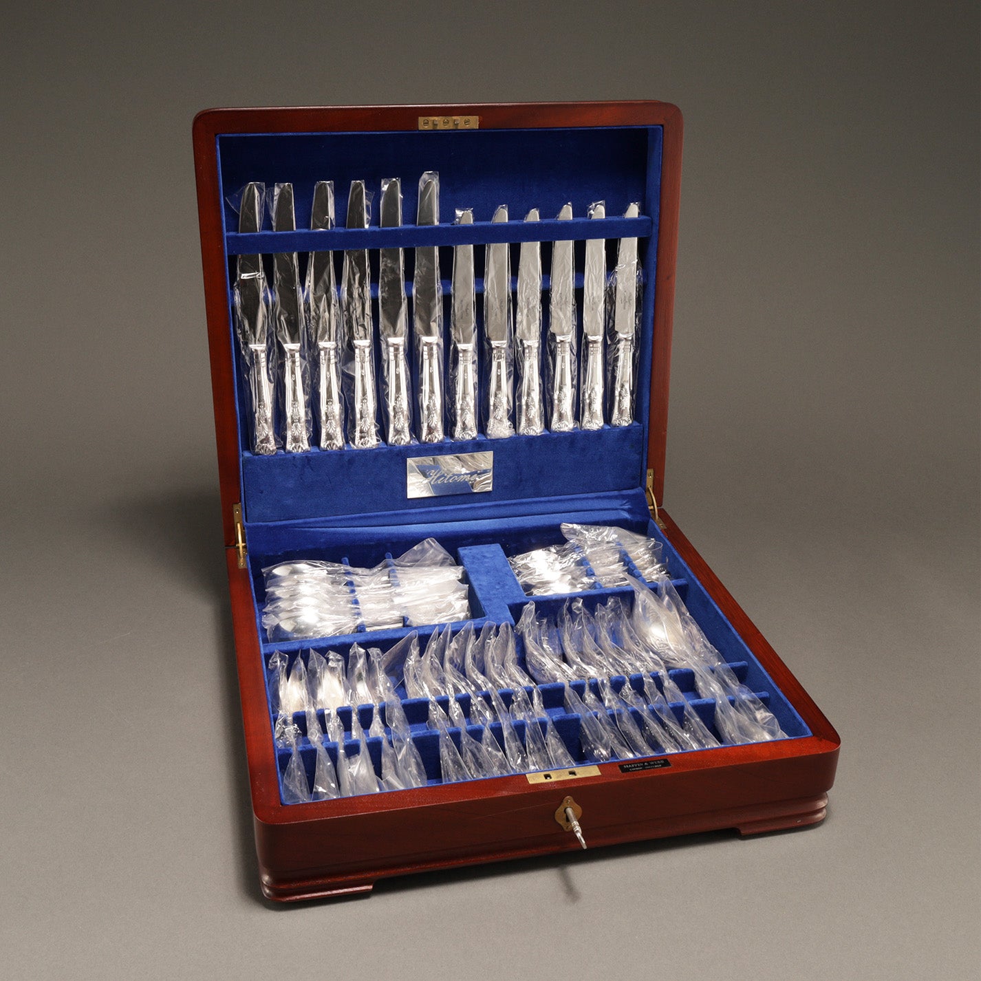 MAPPIN & WEBB / Assorted Silver Cutlery (44 pcs)