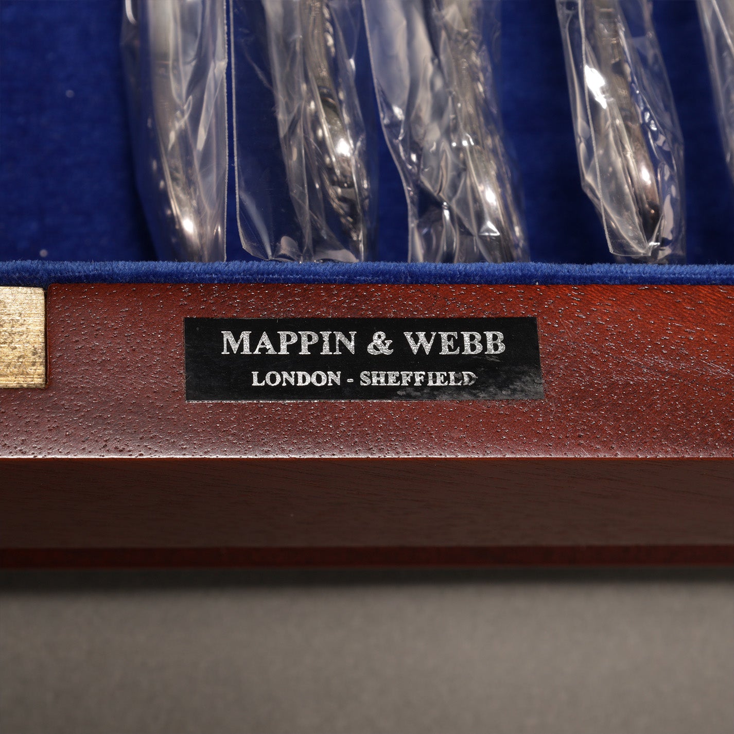 MAPPIN & WEBB / Assorted Silver Cutlery (44 pcs)