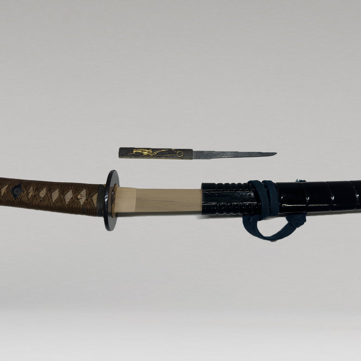 黒漆塗印籠刻腰千段刻鞘脇差拵